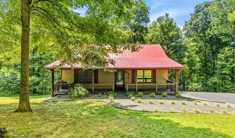 1767 Smiths Grove Rd, Scottsville, KY 42164
