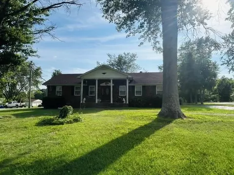 1418 Nashville St, Russellville, KY 42276