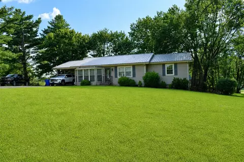 2893 Hollow Rd, Glasgow, KY 42141