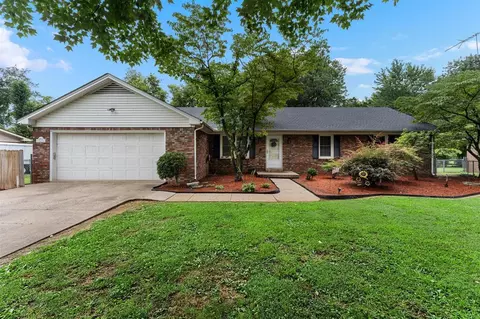 2212 Windrow Ct, Bowling Green, KY 42104