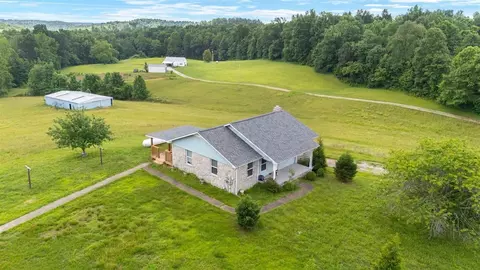 7396 Caneyville Rd, Morgantown, KY 42261