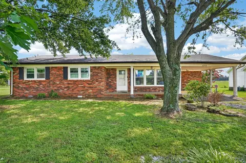 4702 Lewisburg Rd, Russellville, KY 42276