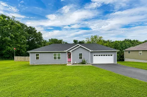 200 Parkview Shrs, Scottsville, KY 42164