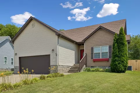 2317 Spike Ct, Clarksville, TN 37040