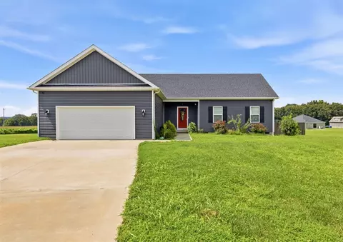 41 Sun Dr, Scottsville, KY 42164