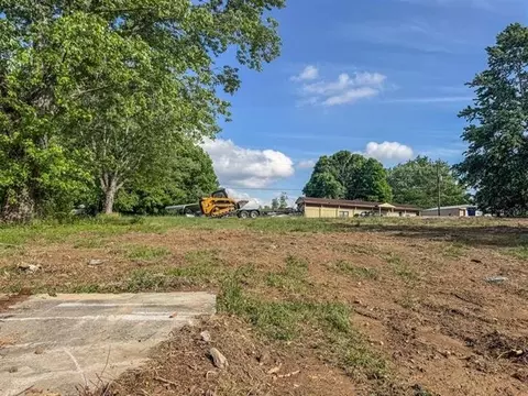 201 Barren Dr, Scottsville, KY 42164
