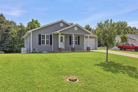 292 School Side Dr, Brandenburg, KY 40108