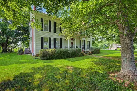 2999 Vance Ln, Woodburn, KY 42170