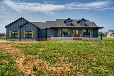 104 Fieldstone Dr, Russellville, KY 42276