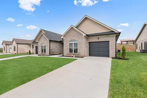 576 Cumberland Pointe Ln, Bowling Green, KY 42104