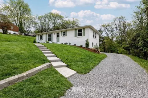 2511 Woodberry Dr, Nashville, TN 37214
