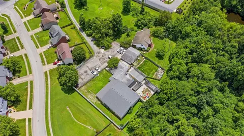 8620 Old Bardstown Rd, Louisville, KY 40291
