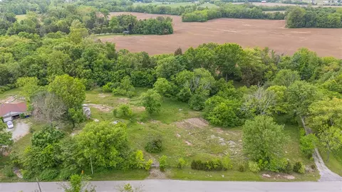 751 Jack Simmons Rd, Bowling Green, KY 42101