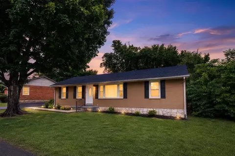 1424 Longview Dr, Bowling Green, KY 42101