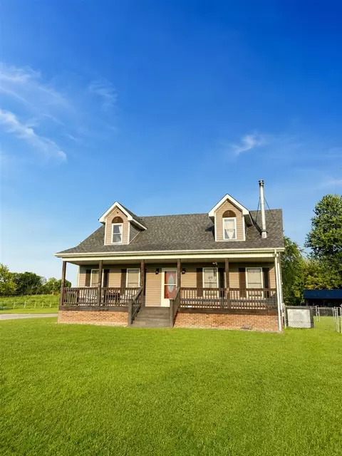 1691 Hiseville Bear Wallow Rd, Cave City, KY 42127