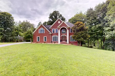 7997 Bowling Green Rd, Scottsville, KY 42164