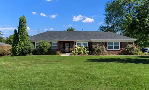1588 Oxford Way, Bowling Green, KY 42103
