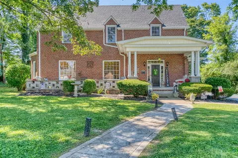 135 W 9th St, Russellville, KY 42276