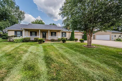 56 Onyx Ct, Bowling Green, KY 42104