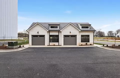 512 Unit 712 Old Lovers Ln, Bowling Green, KY 42103