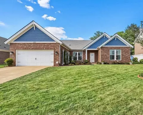 1215 Yorktown Ln, Bowling Green, KY 42104