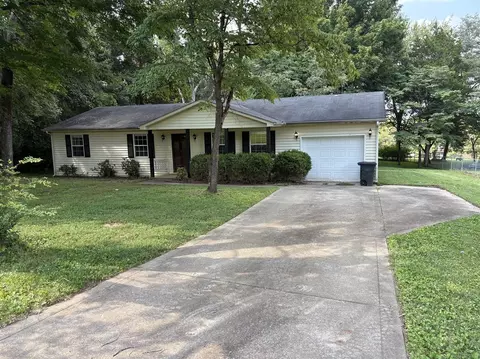 169 W Villa Dr, Bowling Green, KY 42101