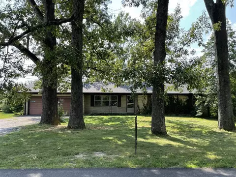 98 Woodland Circle Dr, Scottsville, KY 42164