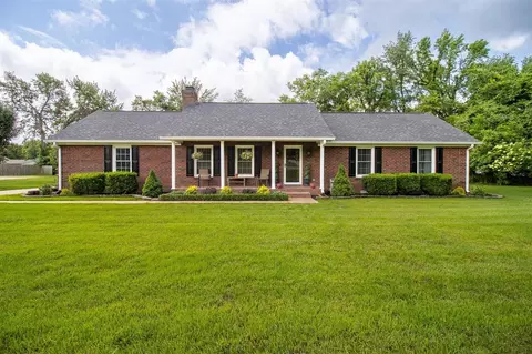 303 Stephanie St, White House, TN 37188