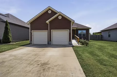 7162 Seagraves Ct, Bowling Green, KY 42101