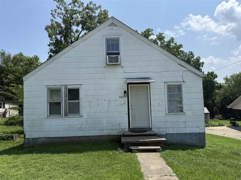 726 E 2nd St, Russellville, KY 42276