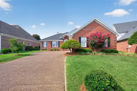 1092 St Andrews Cir, Bowling Green, KY 42103