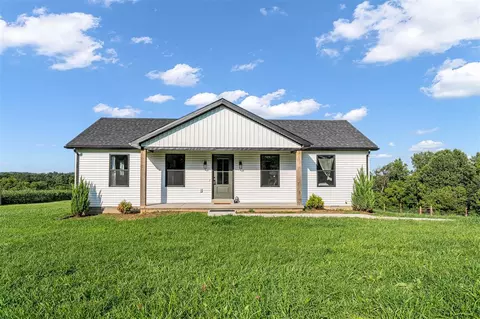 1318 Squire Lyles Rd, Scottsville, KY 42164