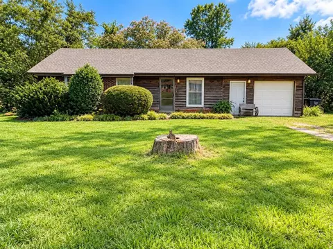 804 Witt Rd, Bowling Green, KY 42101