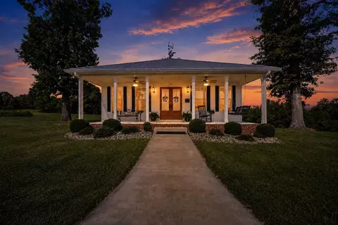 515 New Glasgow Rd, Scottsville, KY 42164