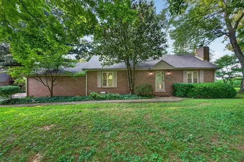 574 Cleveland Dr, Bowling Green, KY 42101