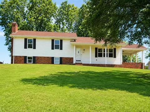 1958 Holland Rd, Scottsville, KY 42164