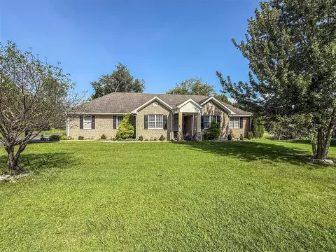1030 Hidden Springs Dr, Bowling Green, KY 42104