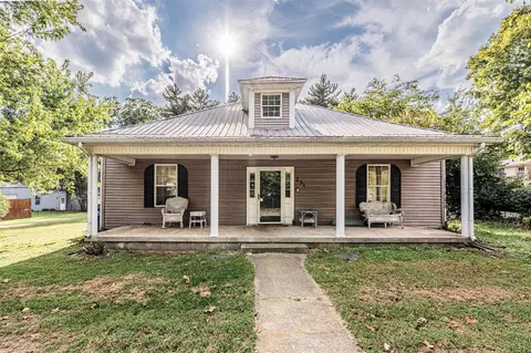 231 Spring St, Auburn, KY 42206