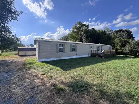 99 Frost Ln, Scottsville, KY 42164