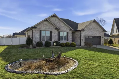 827 Olde Gap Ct, Bowling Green, KY 42104