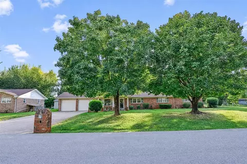 209 Hilltopper Ave, Bowling Green, KY 42101