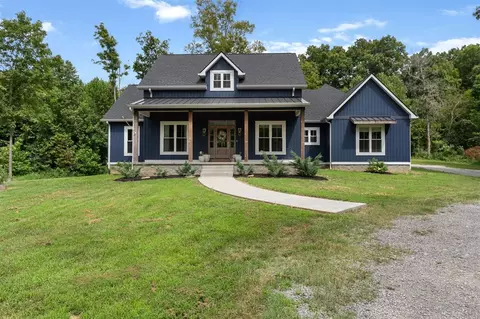 278 Hickory Ln, Scottsville, KY 42164