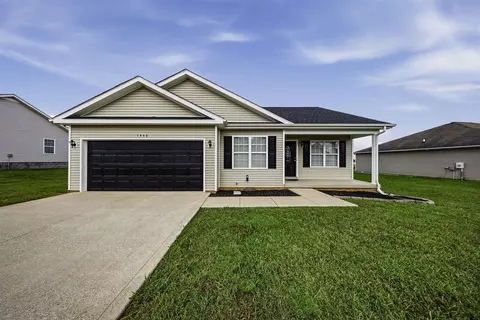 1448 Calgary Way, Bowling Green, KY 42101