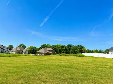 3255 Upper Gable Dr, Bowling Green, KY 42101