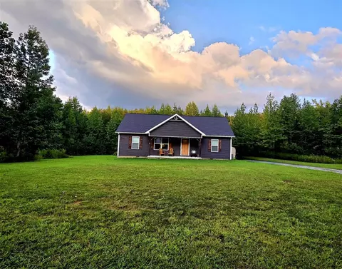 79 Mustang Dr, Scottsville, KY 42164