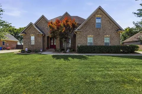 3220 Sunburst Dr, Bowling Green, KY 42101