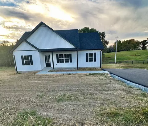 85 Forest Springs Rd, Scottsville, KY 42164