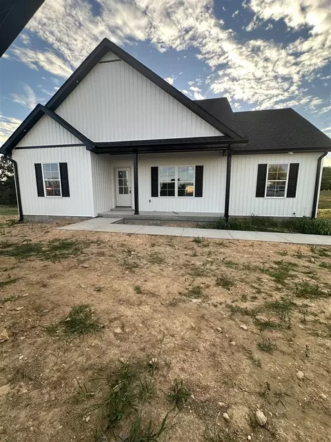 85 Forest Springs Rd, Scottsville, KY 42164