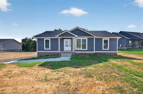 298 Walnut Grove Dr, Smiths Grove, KY 42171