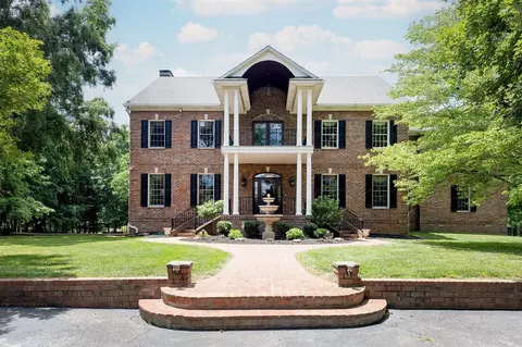 8715 Twin Bridges Rd, Alvaton, KY 42122